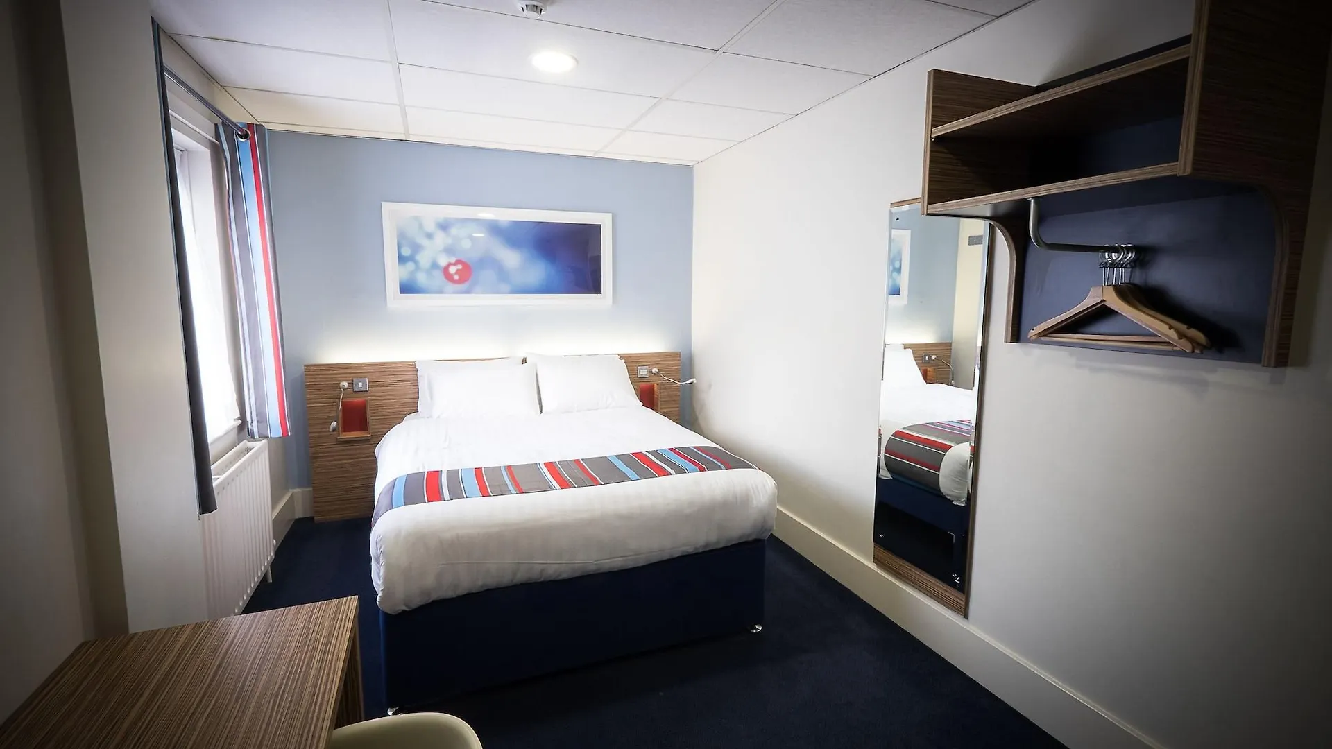 Travelodge Μπέλφαστ 3*,